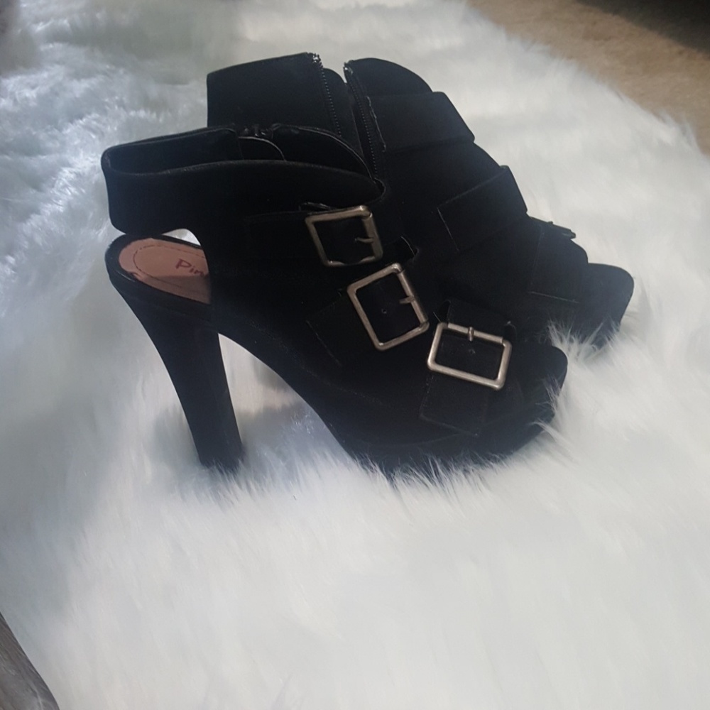 Serious buckle platform shoes 5" heel nwot